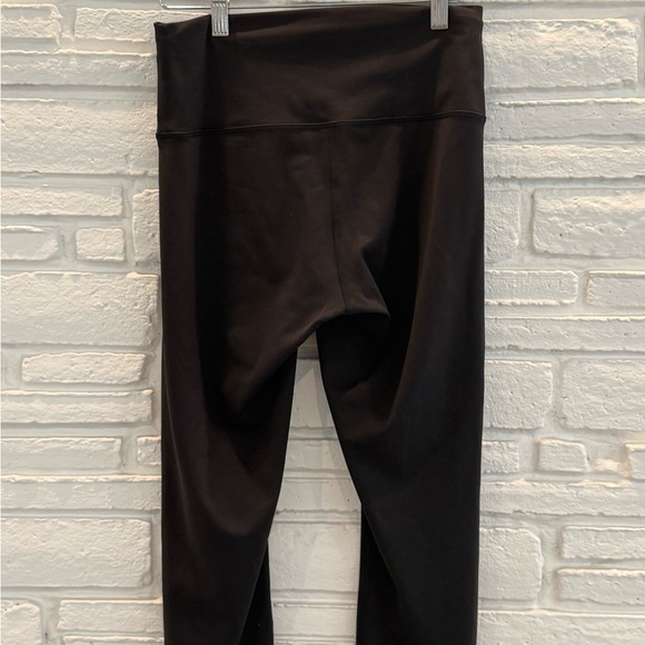 Lululemon Wunder Under Leggings Black 21” - Size 8 - Picture 2 of 6